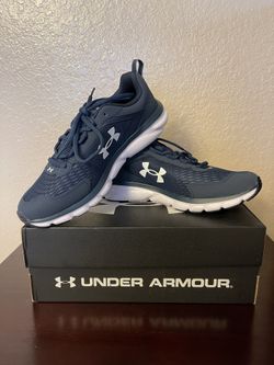 Mens Under Armour Size 10.5 BLUE
