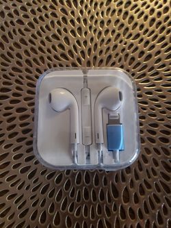 Headphones lightning connector