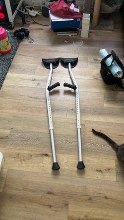 MobiLegs premium crutches