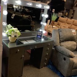 Vanity Set Available In Different Colors