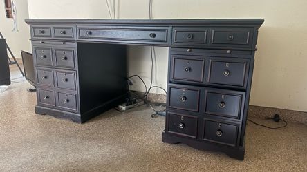 Executive Desk With Glass Top