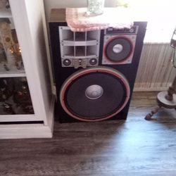 Sansui Stereo Speakers 