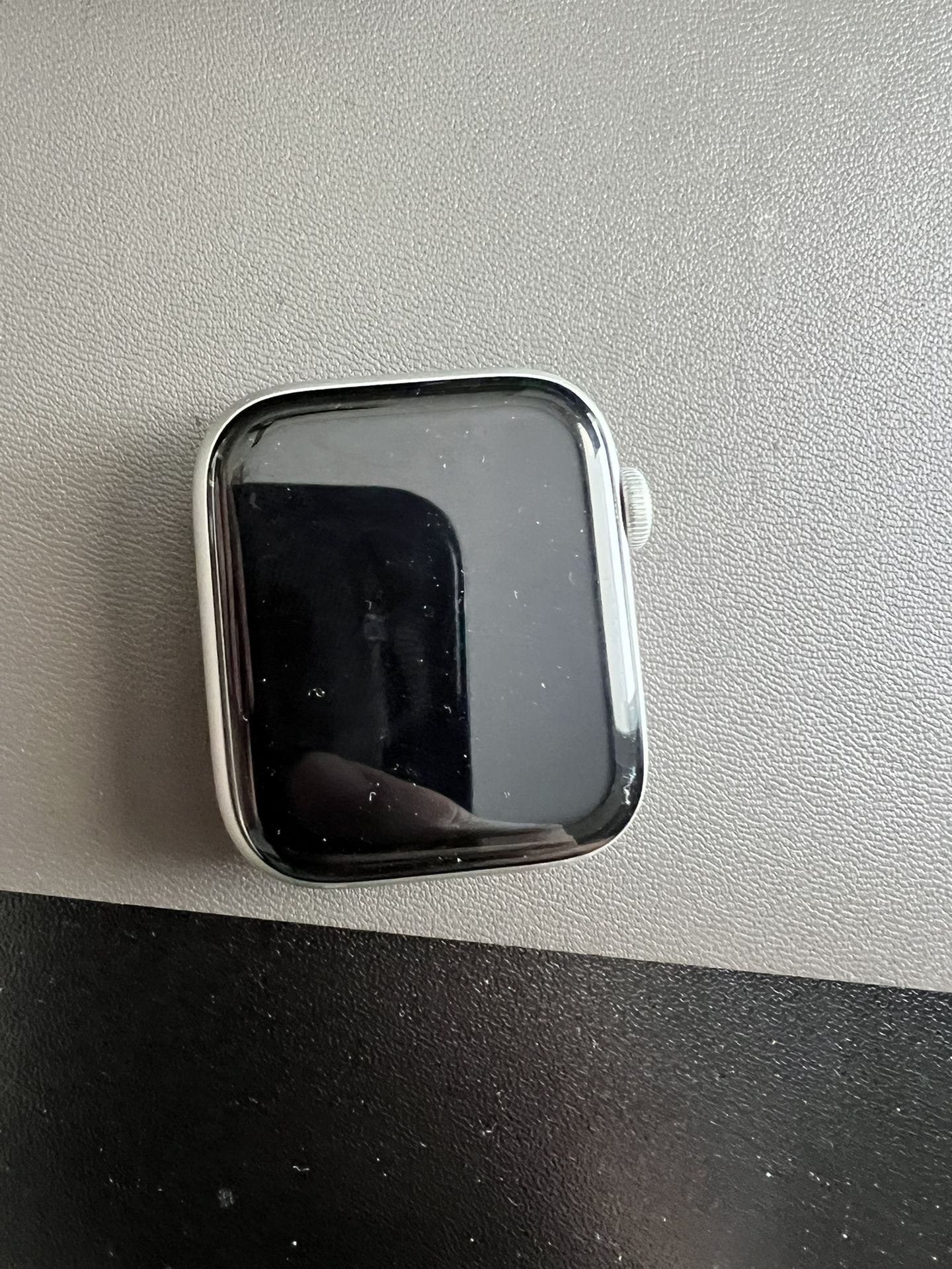 Apple Watch SE 44mm 