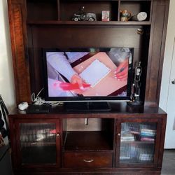 FREE Tv Unit And Wooden Table With Leafs