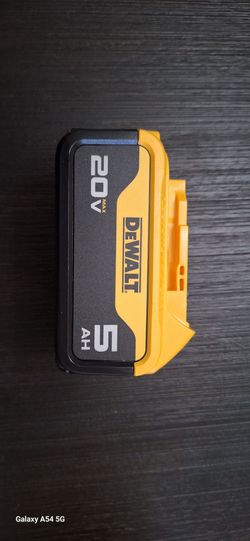 DEWALT DCB205 20V MAX 5.0Ah Lithium Ion Battery