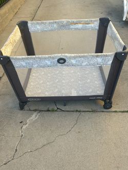 Graco Portable Baby Play Pen