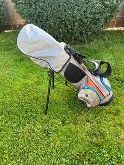Complete set of RH MacGregor youth clubs best suited for kids (boys and girls ) 38”-42” tall