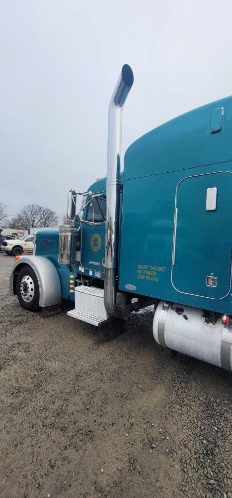 2005 Peterbilt 379