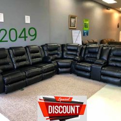 Vacherie Black Reclining Sectional 