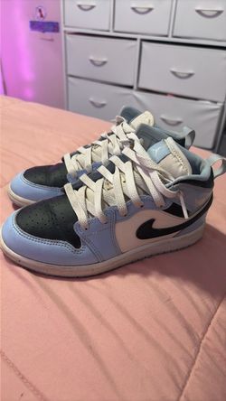 Kids Jordan 1s Mid