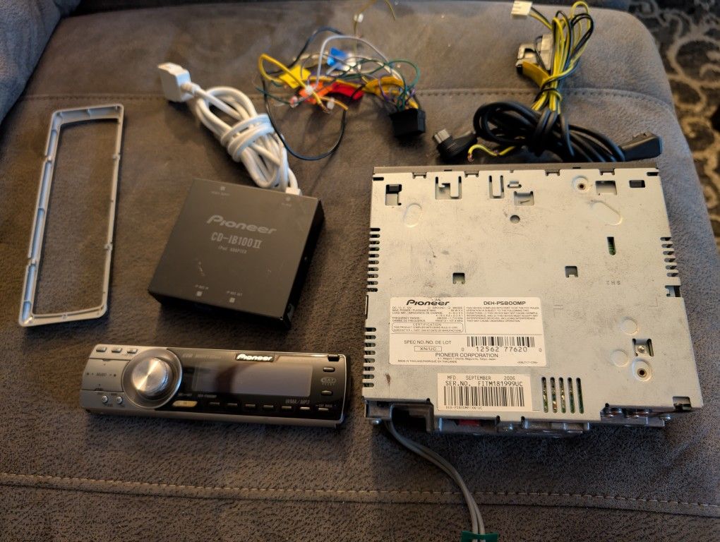 Pioneer DEH-P5800MP with iPod Connection