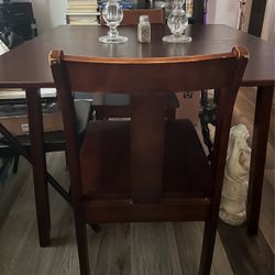STURDY EXTENDABLE WOOD TABLE