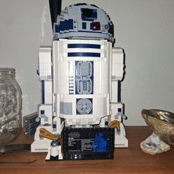 R2-D2 LEGO set 2,314 Pcs