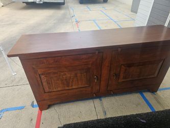 TV Hutch