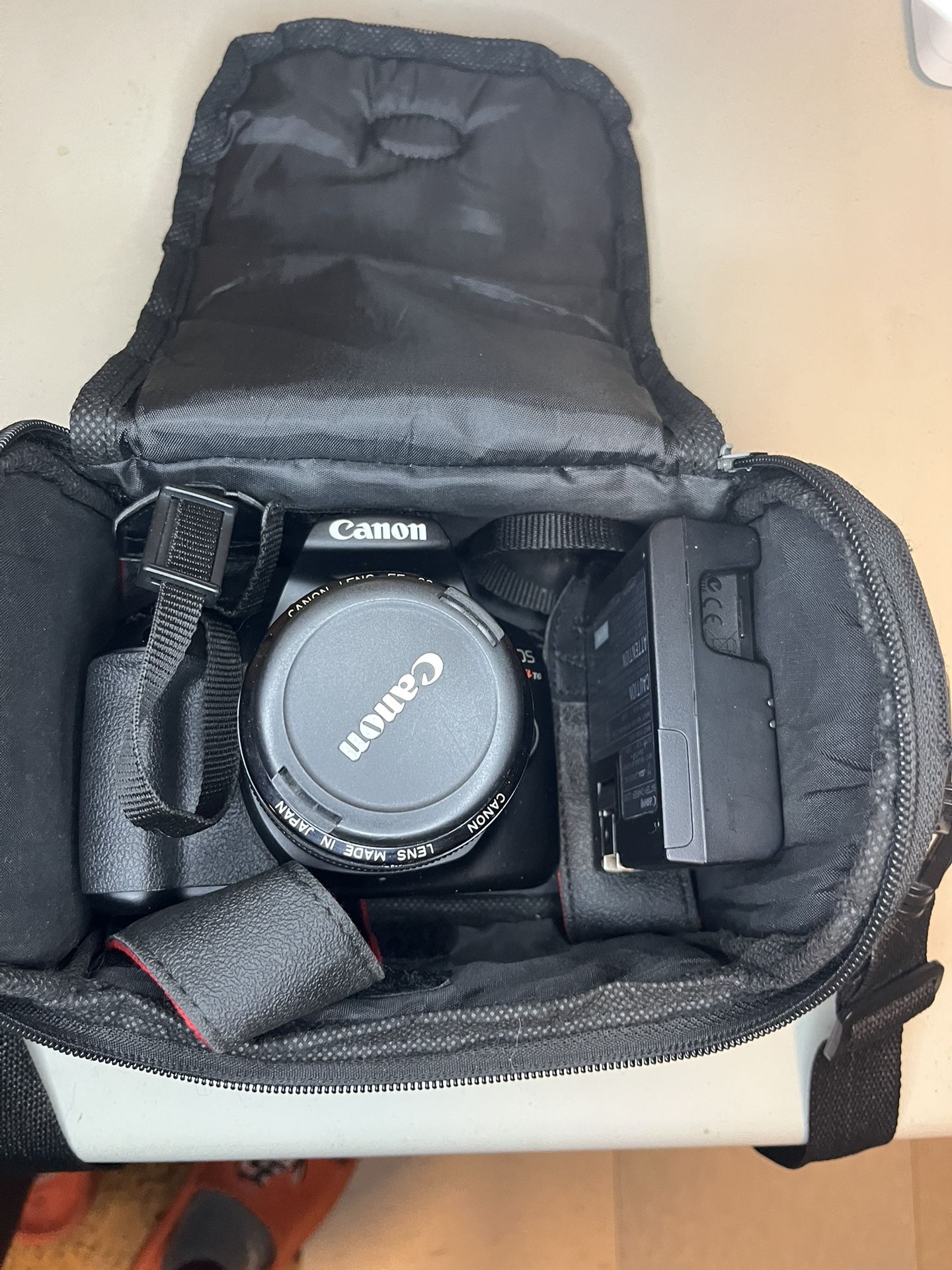 Canon Rebel T6 EOS W/Exta Lens