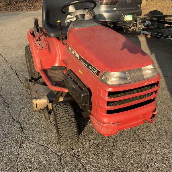 Honda 4518 hydrostatic riding mower tractor. Runs, cuts, drives. It’s