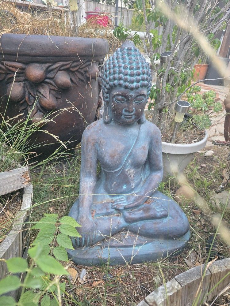 Statue of the Sitting Buddha