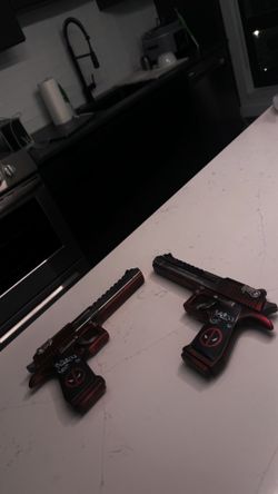 Deadpool custom Prop Guns