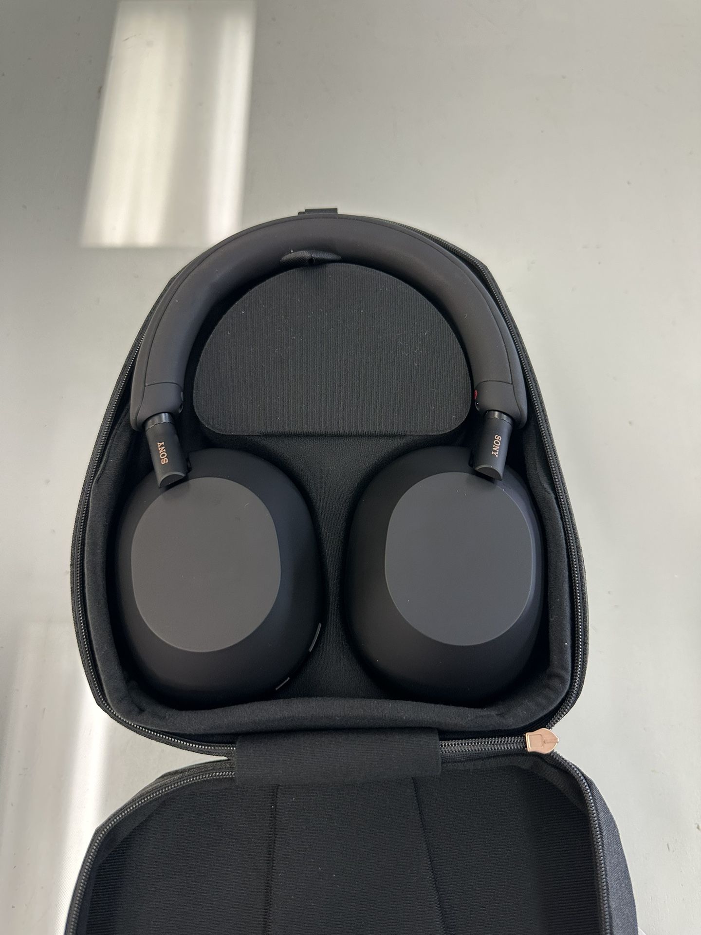 Sony YY2954 Active Noise Cancellation Headphones Black WH-1000XM5