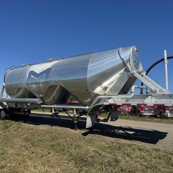 2014 HEIL Pneumatic Bulk Trailer