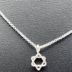 925 sterling silver 18” necklace chain 2.5 grams with David Star