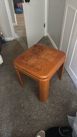 2 bed side tables used need cleaning
