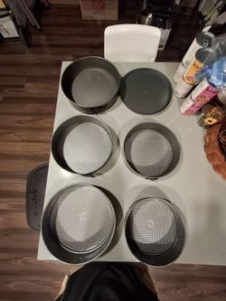 6  PIECE  CAKE / PIE BAKING PANS