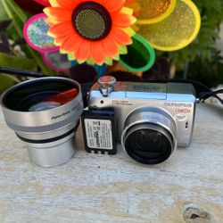 Olympus Camedia C-765 UltraZoom Digital Camera