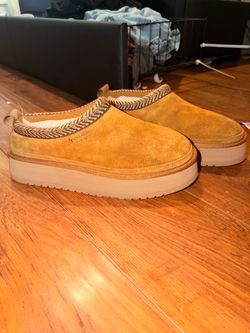 Koolaburra by UGG platforms women's size 10