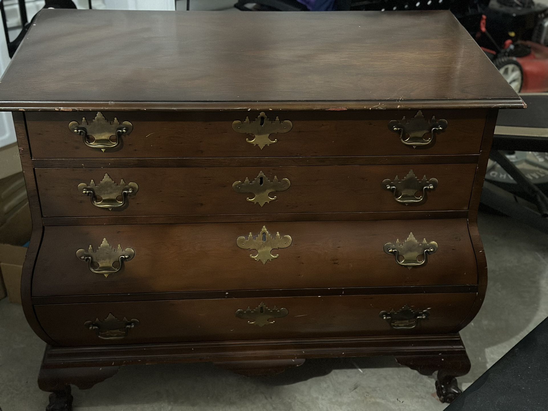 Antique Wooden 4 drawer dresser
