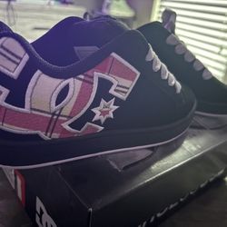 DC Court Graffik Shoes Size 5.5 Women’s