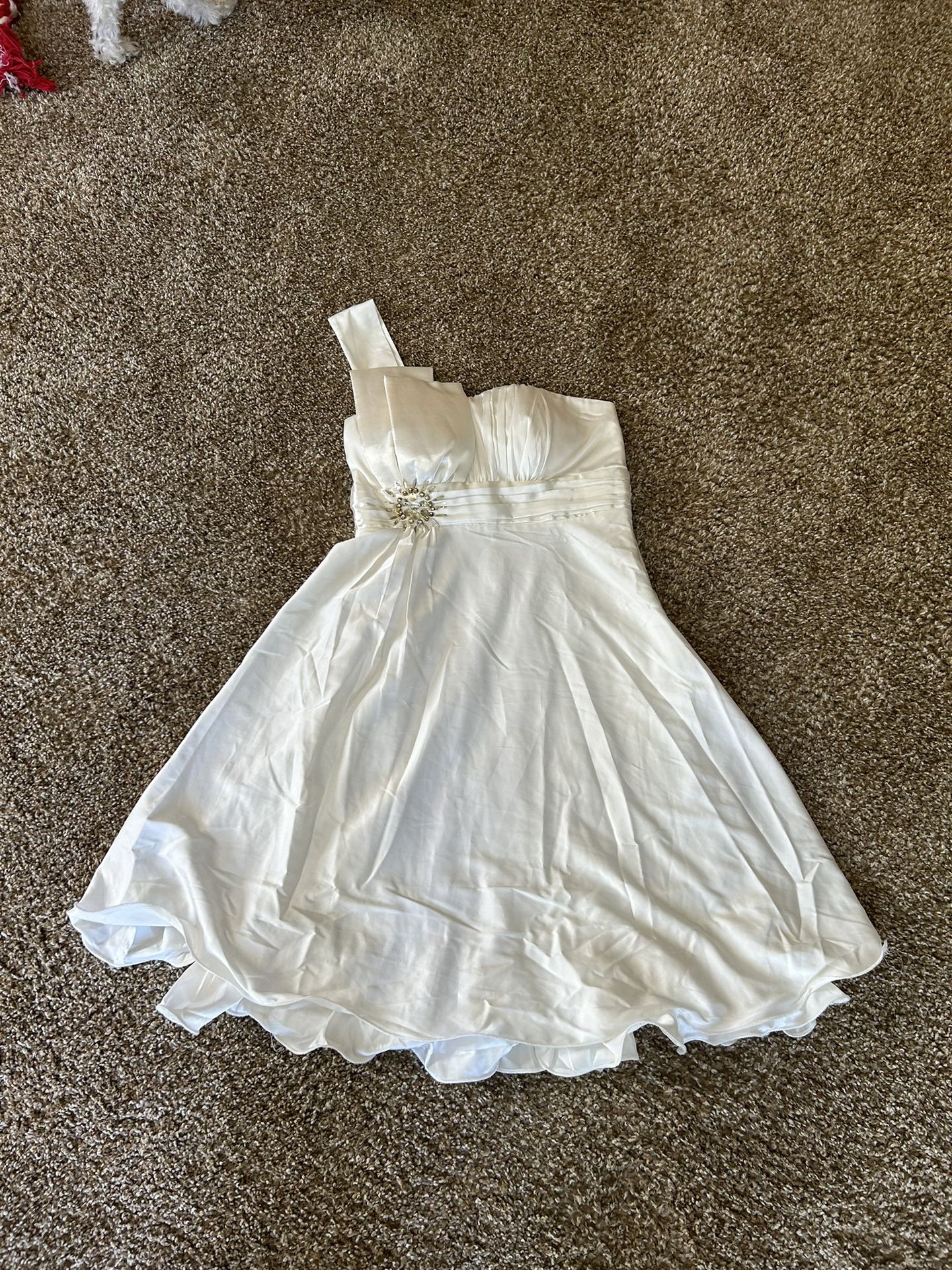 Gorgeous white off the shoulder dress size 4 