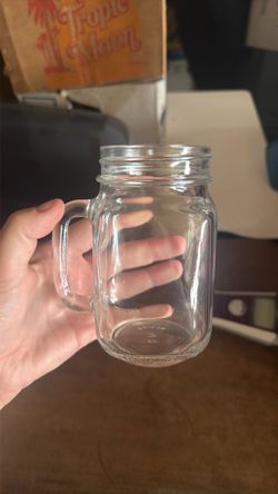 Mason jar with handle