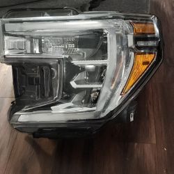 2019 / 2022 GMC Sierra 1500  Left  Headlight 