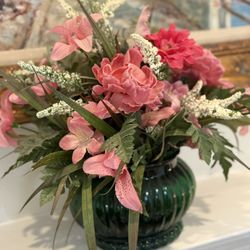 Lovely Custom flower Arrangement In Luxury  container 