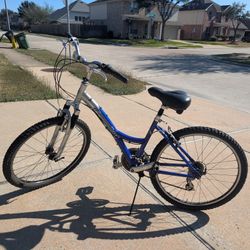 Diamondback 26" wheels Aluminum Mountain Bike 