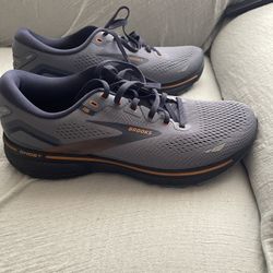 Brooks Running Shoes 