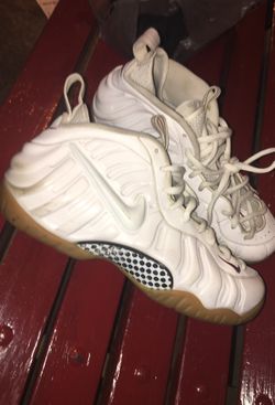 Size 11 gucci foams