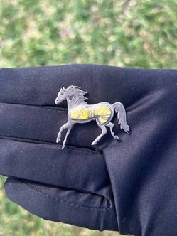 Vintage 925 sterling silver horse brooch