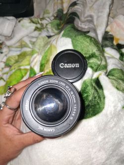 Canon EF-S 18-55mm IS with 3 zoom lenses and rechargable battery