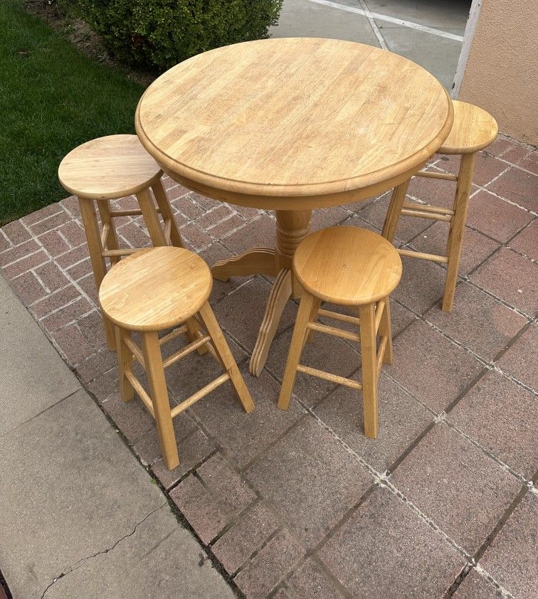 Table & 4 Stools