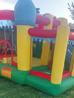 KIDS JUMP HOUSE