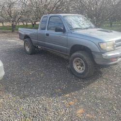 Toyota Tacoma 98