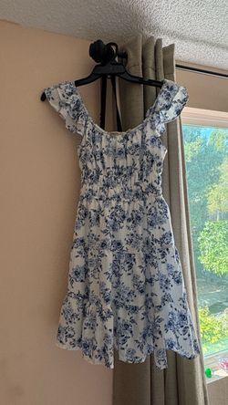 SHORT WHITE DRESS SIZE M
