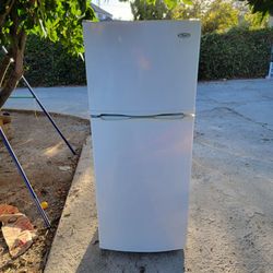 Whirlpooll Apartment Size Compact Refrigeratorr