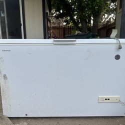 AMANA DEEP FREEZER 