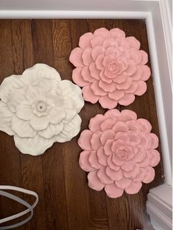 3 flower wall decor