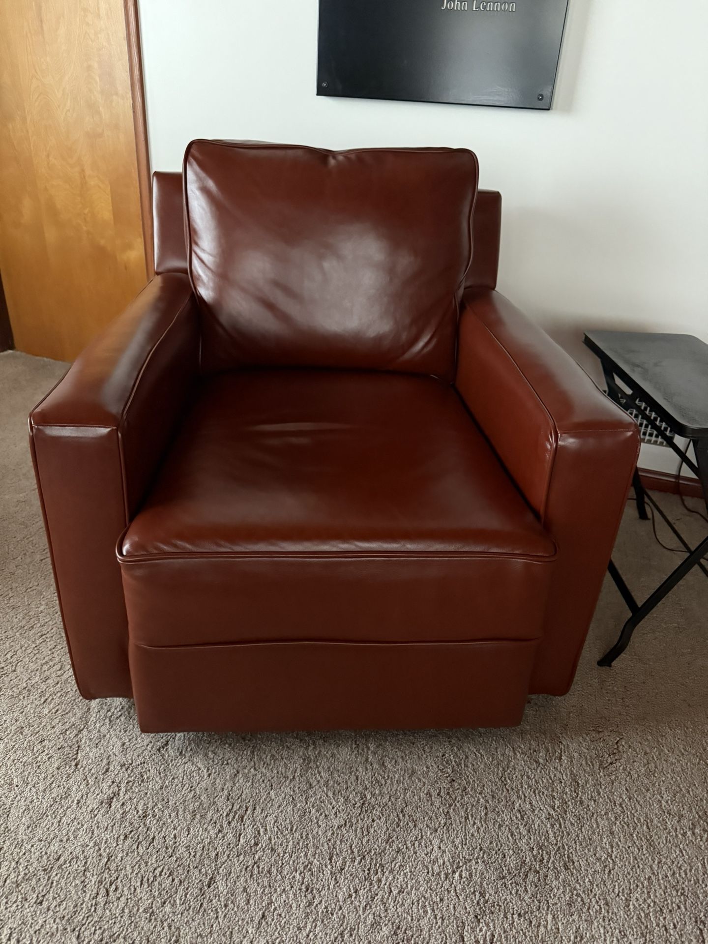 Swivel Chair 