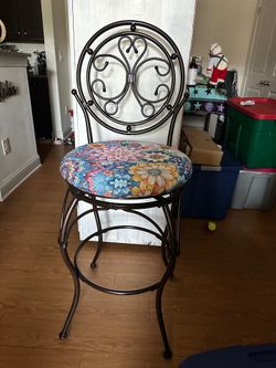 Set of 3 Nice Wrought Iron Swivel Barstools wide seat Bar Stools - $150 (Rock Hill)