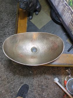 Antique wash basin/sink